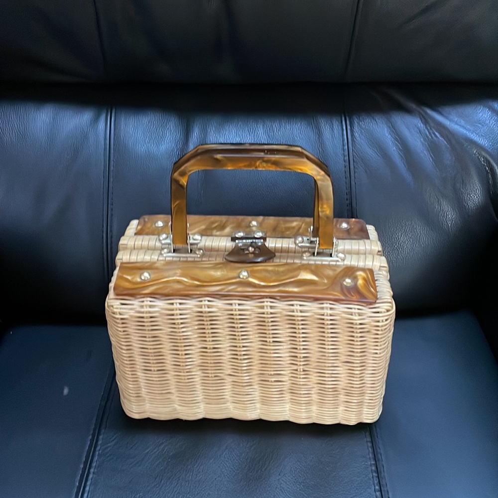 Vintage Straw Basket Handbag - Picture 14 of 16